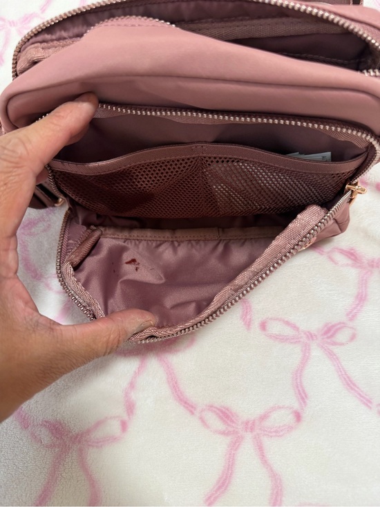 lululemon crossbody small bag Everywhere Belt 1L (Neo Mint) an easyaccess front pocket Everywhere Crossbody Bag 2L *Metal